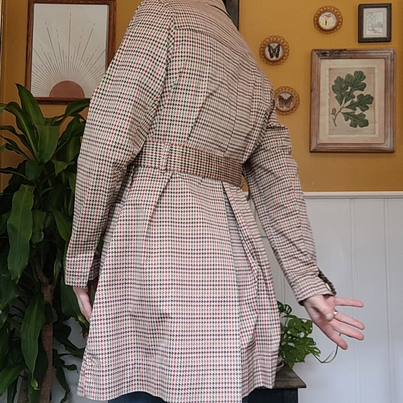 Cabi Houndstooth Trench Coat - Picture 3 of 13